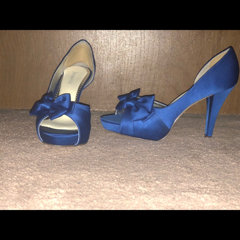 Royal blue size 8 high heels